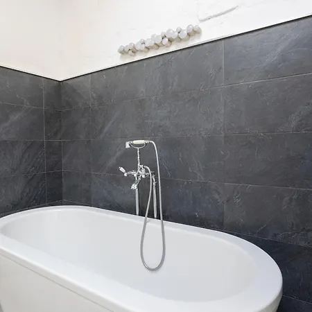 Apartamento Bnbnova - Historic Penthouse