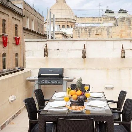 Bnbnova - Historic Penthouse *